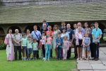 Сім’ї священиків відвідують церкву св. Юрія